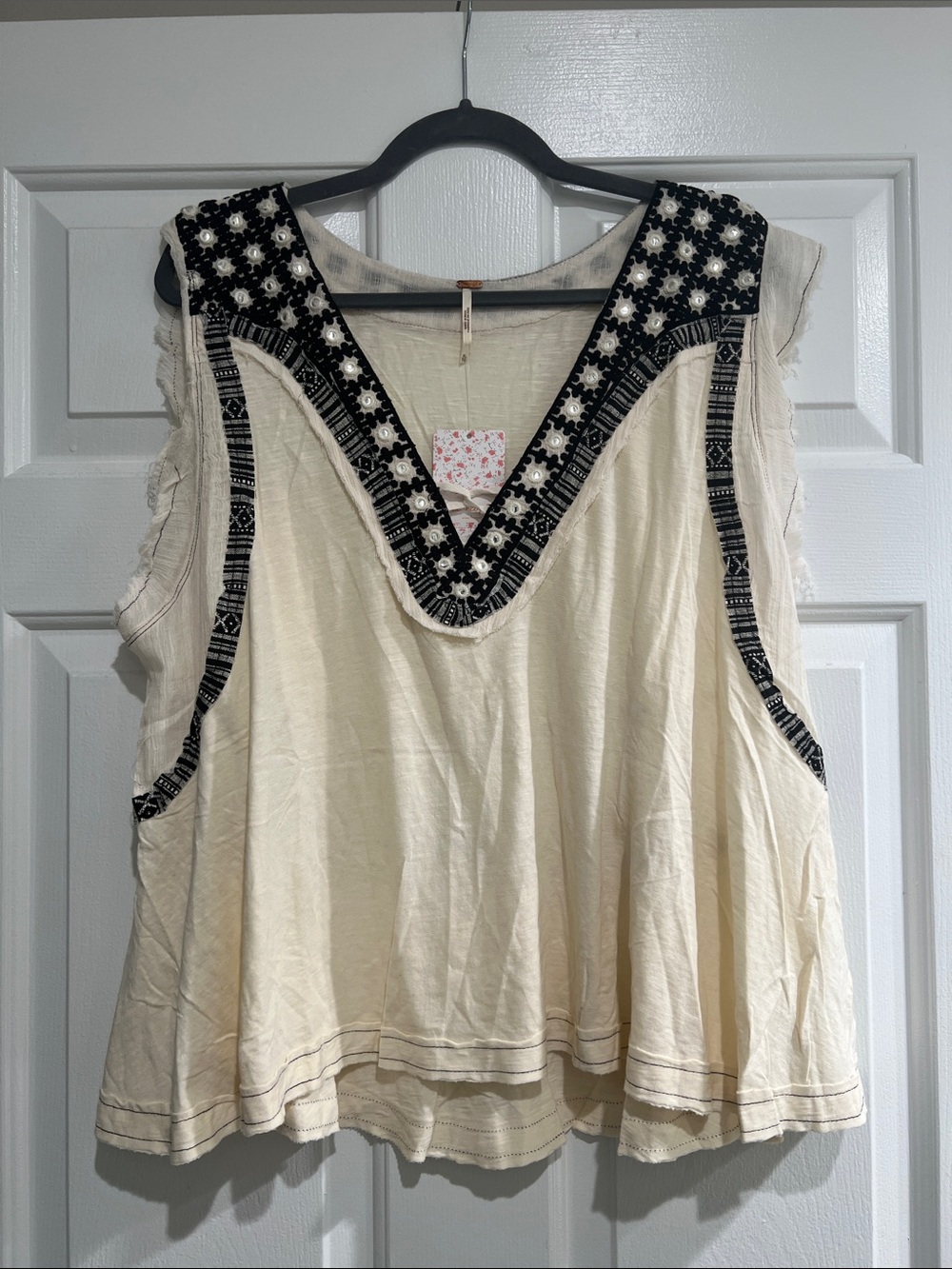 FREE PEOPLE - Boho Embroidered V-Neck Cream Women’s Top